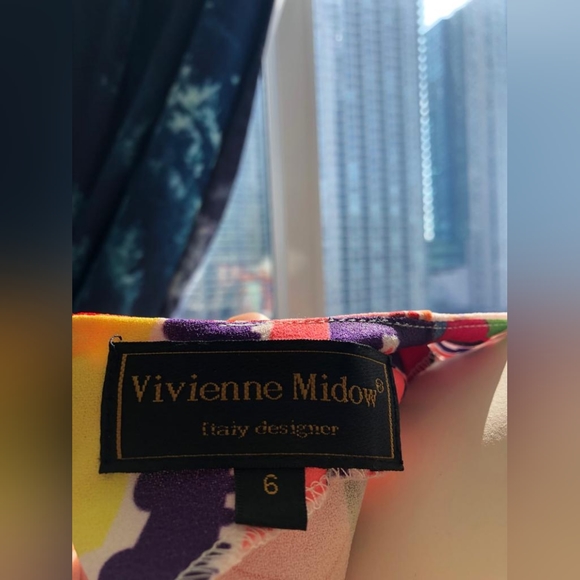 Colorful dress! - Picture 8 of 8